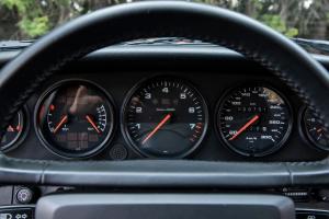 Porsche 911 Carrera RS 3.6 Touring 1992 года  (WW)
